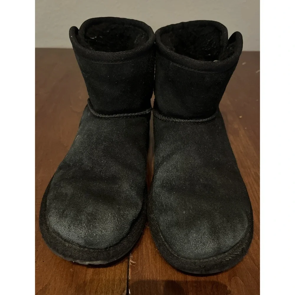 Uggs Jona Boot‎ PS Girls Shoe Size 2 Black 1118890K Preowned